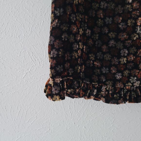 Madewell  Velvet  Tulip Sleeve Top with pleated hem - Picture 6 of 7